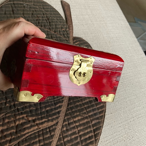 Red Wooden Jewelry Box,Inlaid Hancarved Jade, Brass hardware,Hinged, Silk Lining - Picture 3 of 9